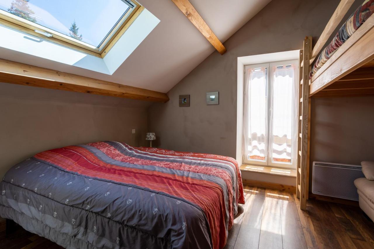 Linessa Apartment Embrun Luaran gambar